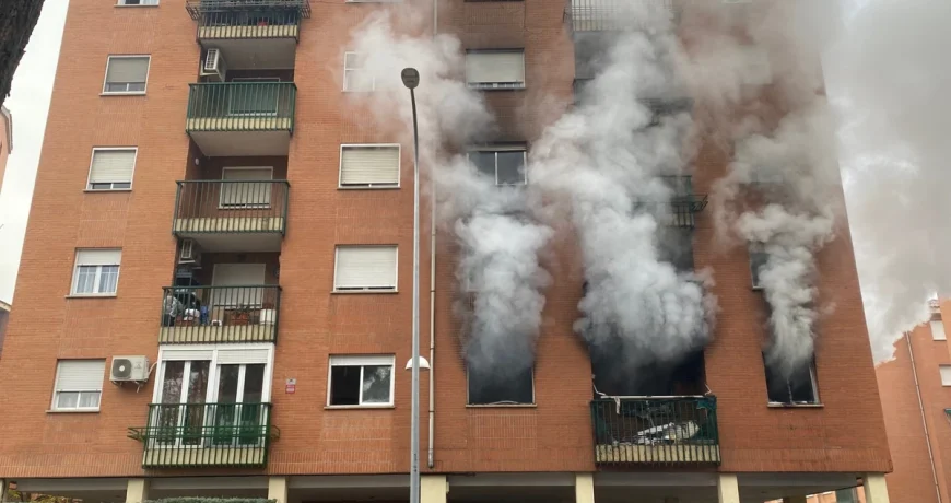 Explosión de gas en un edificio de Toledo deja varios heridos y moviliza un amplio dispositivo de emergencias. Un incendio de gran magnitud