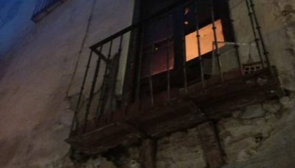 Incendio en una vivienda ocupada de Toledo provoca un herido leve y el precinto del inmueble