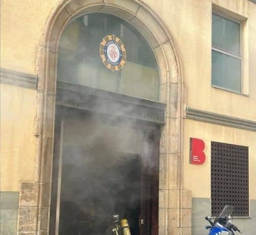 Fuego en la comisaría de la Guardia Urbana de Barcelona