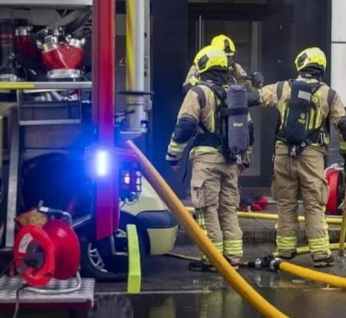 Bomberos sofocan incendio en cocina de un piso santiagués